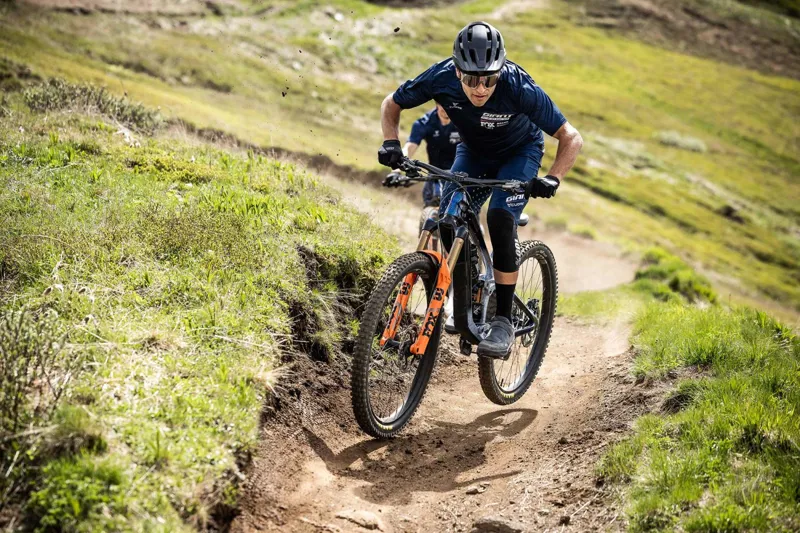 Giant Rail MIPS MTB Helmet in Panther Black-8